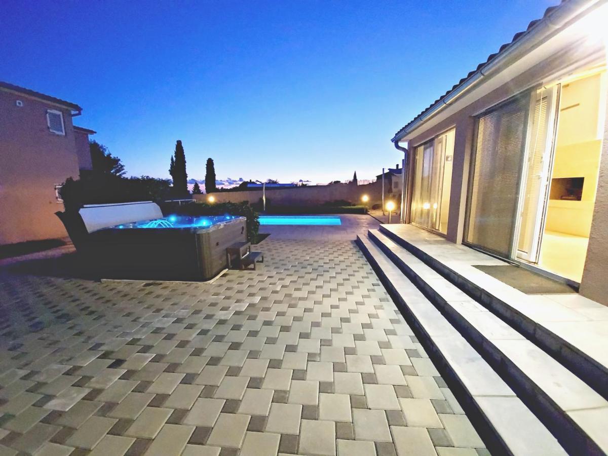 Villa Mattea Galizana Экстерьер фото