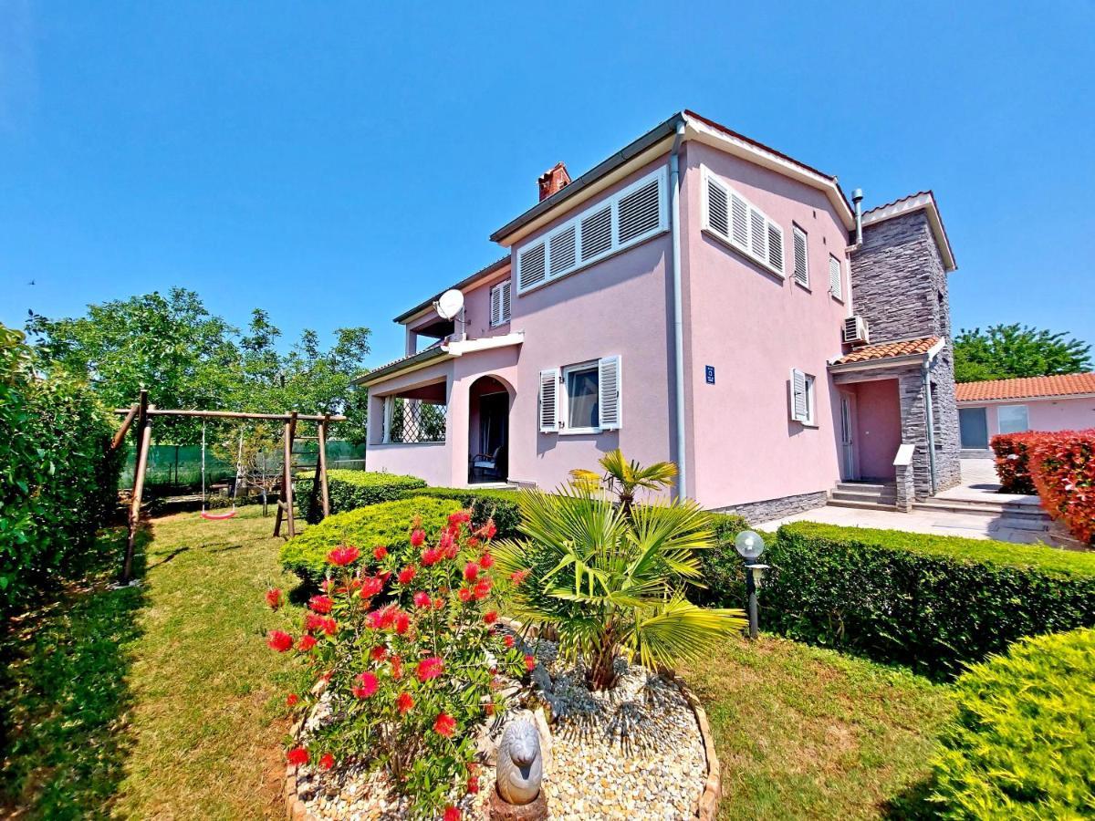 Villa Mattea Galizana Экстерьер фото