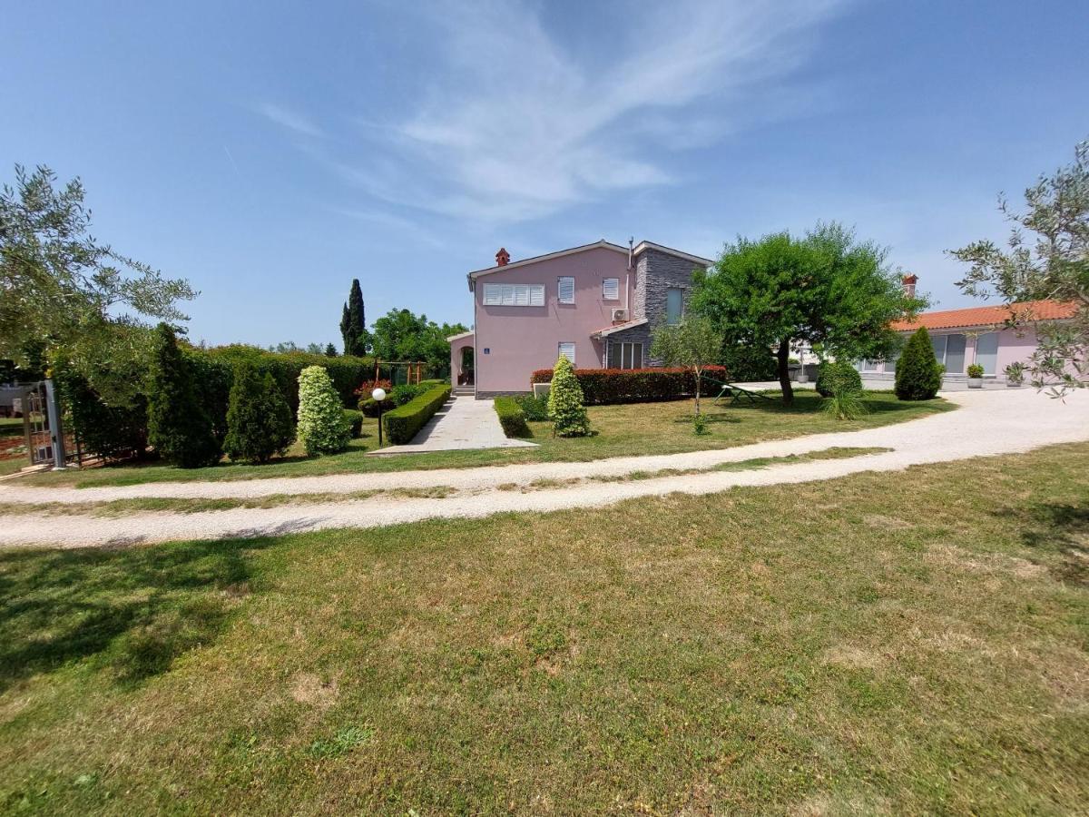 Villa Mattea Galizana Экстерьер фото