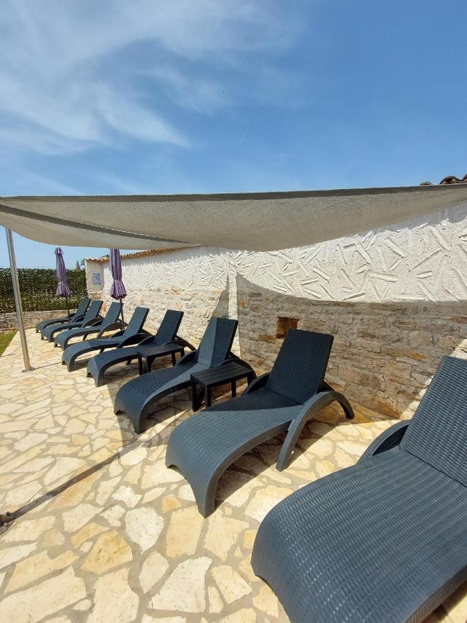 Villa Mattea Galizana Экстерьер фото